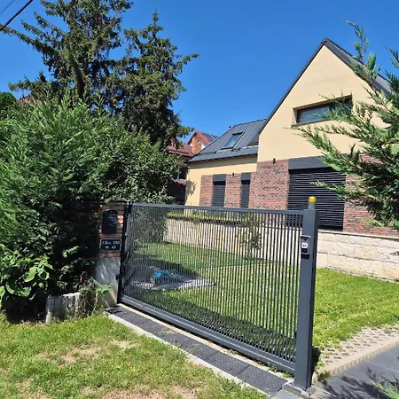 Langa Arena Cu 2 Camere, Bucatarie, Baie Si Camara *