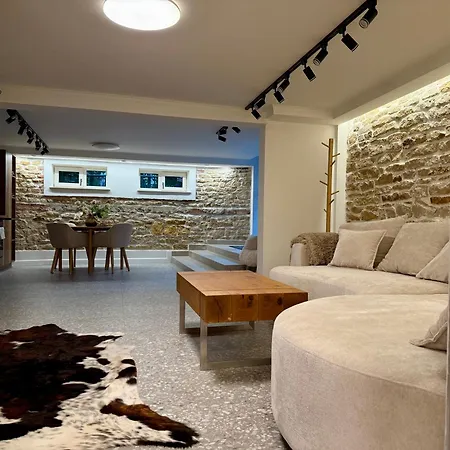 Langa Arena Cu 2 Camere, Bucatarie, Baie Si Camara * Cluj-Napoca