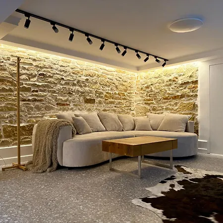 Langa Arena Cu 2 Camere, Bucatarie, Baie Si Camara *