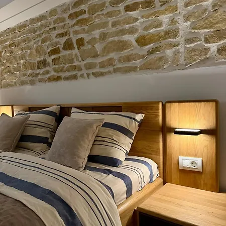 Langa Arena Cu 2 Camere, Bucatarie, Baie Si Camara