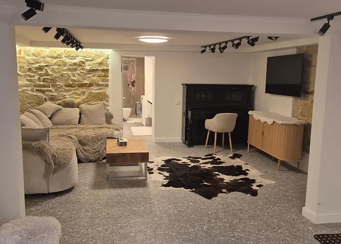 Langa Arena Cu 2 Camere, Bucatarie, Baie Si Camara Apartmán Kluž