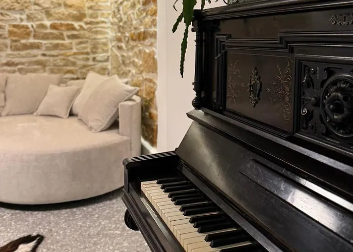 Langa Arena Cu 2 Camere, Bucatarie, Baie Si Camara *