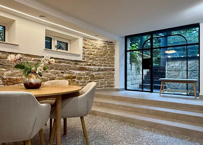 Langa Arena Cu 2 Camere, Bucatarie, Baie Si Camara * Kluž